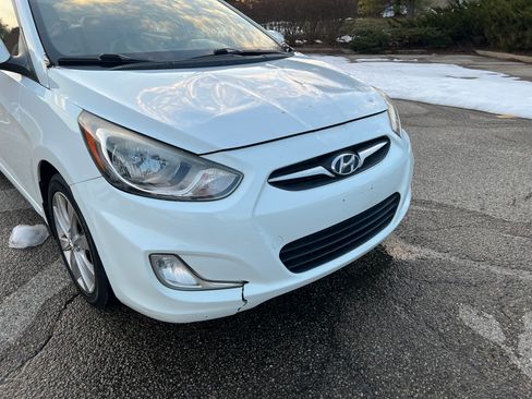 Used 2013 Hyundai Accent GLS w/ Premium Pkg image 8