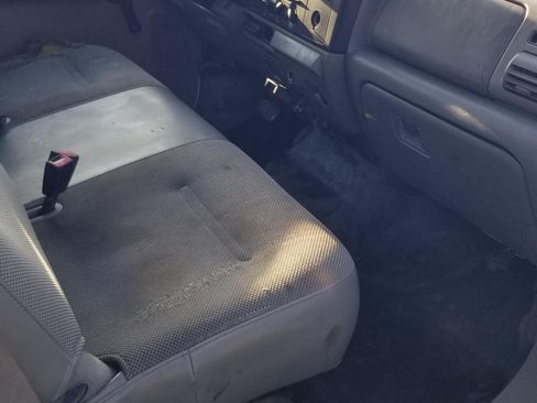 Used 2006 Ford F350 2WD Crew Cab DRW Super Duty image 2