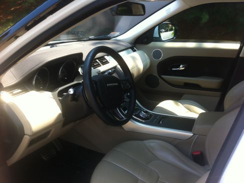 Used 2012 Land Rover Range Rover Evoque Pure Premium image 11