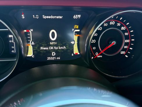 Used 2021 Jeep Gladiator Rubicon w/ Safety Group image 8