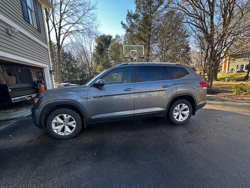Used 2018 Volkswagen Atlas SEL image 1