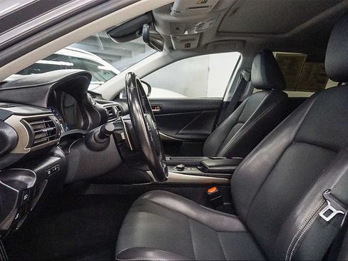 Used 2018 Lexus IS 300 F Sport image 11