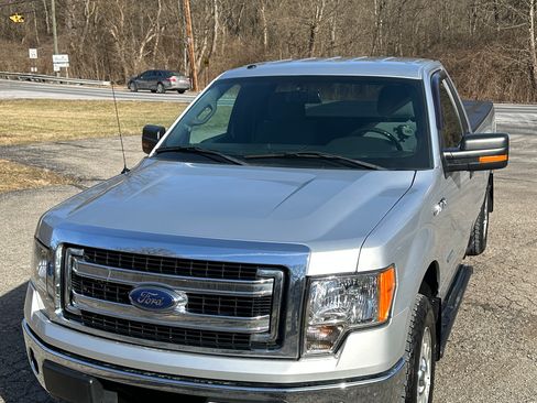 Used 2013 Ford F150 XLT w/ Mid Equipment Group image 16