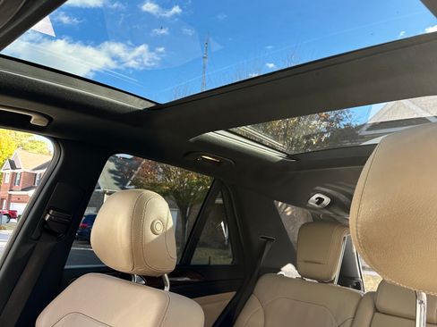 Used 2014 Mercedes-Benz ML 550 4MATIC image 4