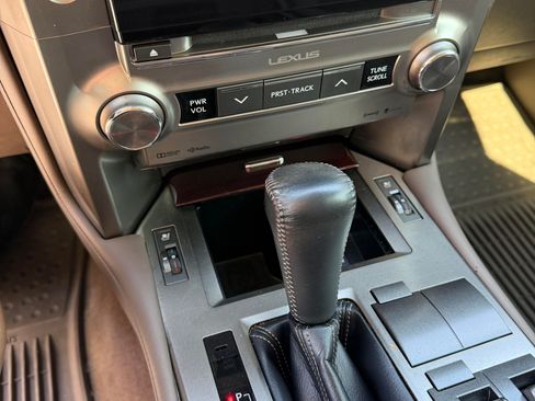 Used 2015 Lexus GX 460 w/ Premium Package AWD/4WD image 16