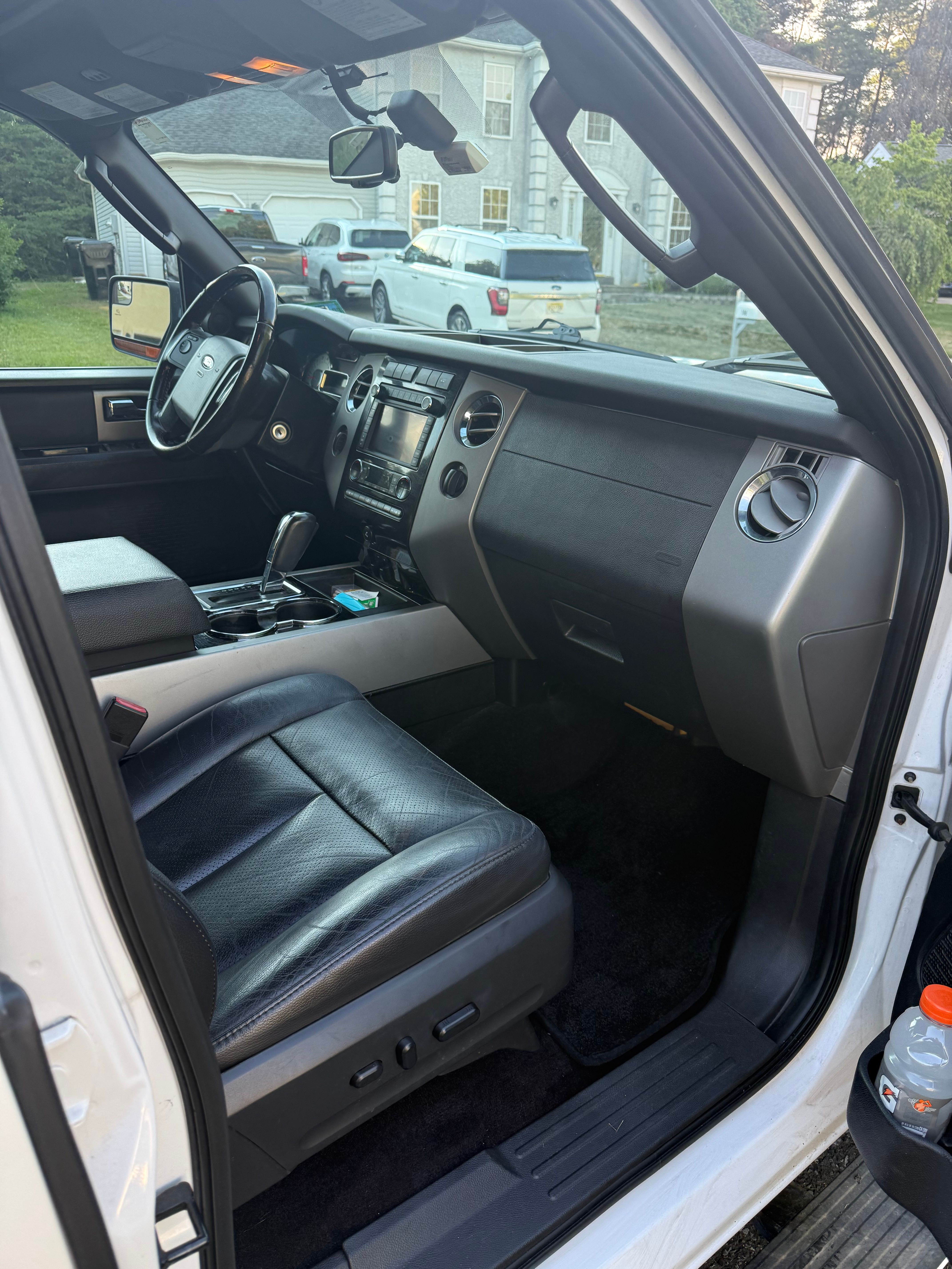 Used 2014 Ford Expedition EL Limited w/ Equipment Group 301A AWD/4WD image 2