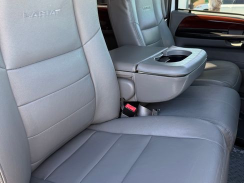 Used 2005 Ford F250 Lariat image 10