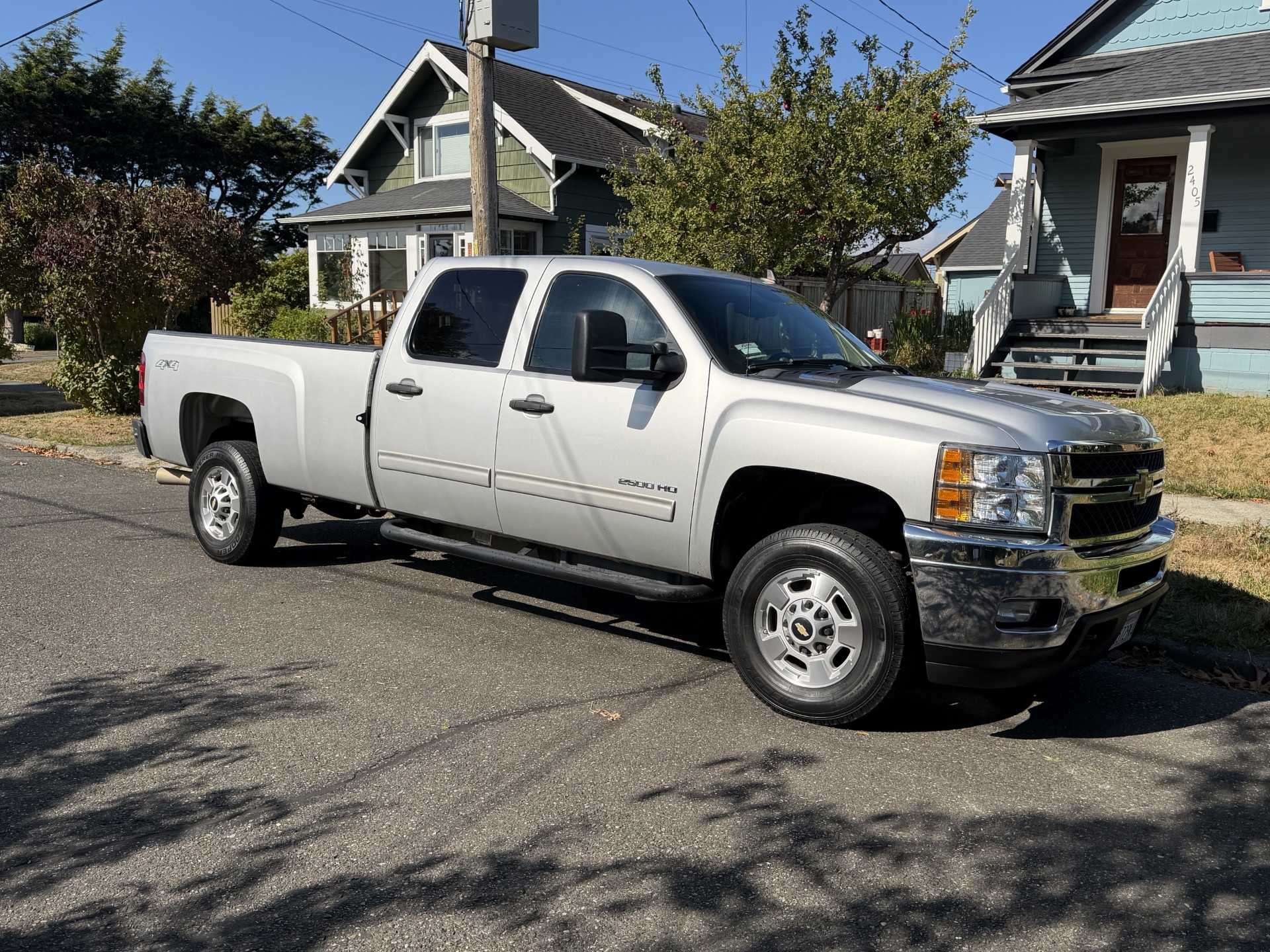 Used 2011 Chevrolet Silverado 2500 LT w/ Interior Plus Package AWD/4WD image 2