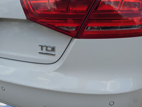 Used 2014 Audi A8 L TDI w/ Premium Package image 22