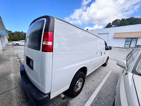 Used 2018 Chevrolet Express 3500 Extended Van 3D w/ Driver Convenience Package image 2