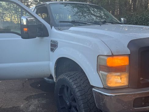 Used 2008 Ford F250 FX4 image 1