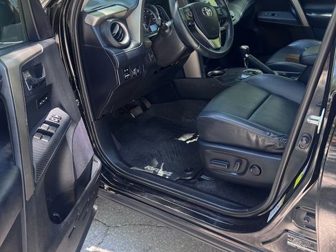 Used 2015 Toyota RAV4 Limited FWD image 6
