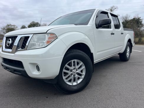 Used 2019 Nissan Frontier SV w/ Value Truck Package image 8