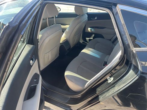 Used 2018 Kia Optima LX w/ 17" Alloy Wheels Package image 10