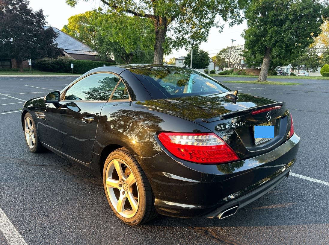 Used 2012 Mercedes-Benz SLK 250 image 13