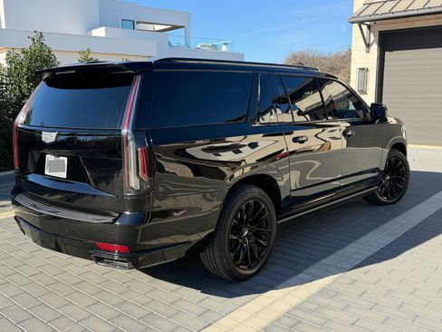 Used 2021 Cadillac Escalade ESV Sport Platinum w/ LPO, ONYX Package image 9
