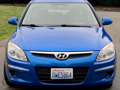 Used 2010 Hyundai Elantra GLS image 2