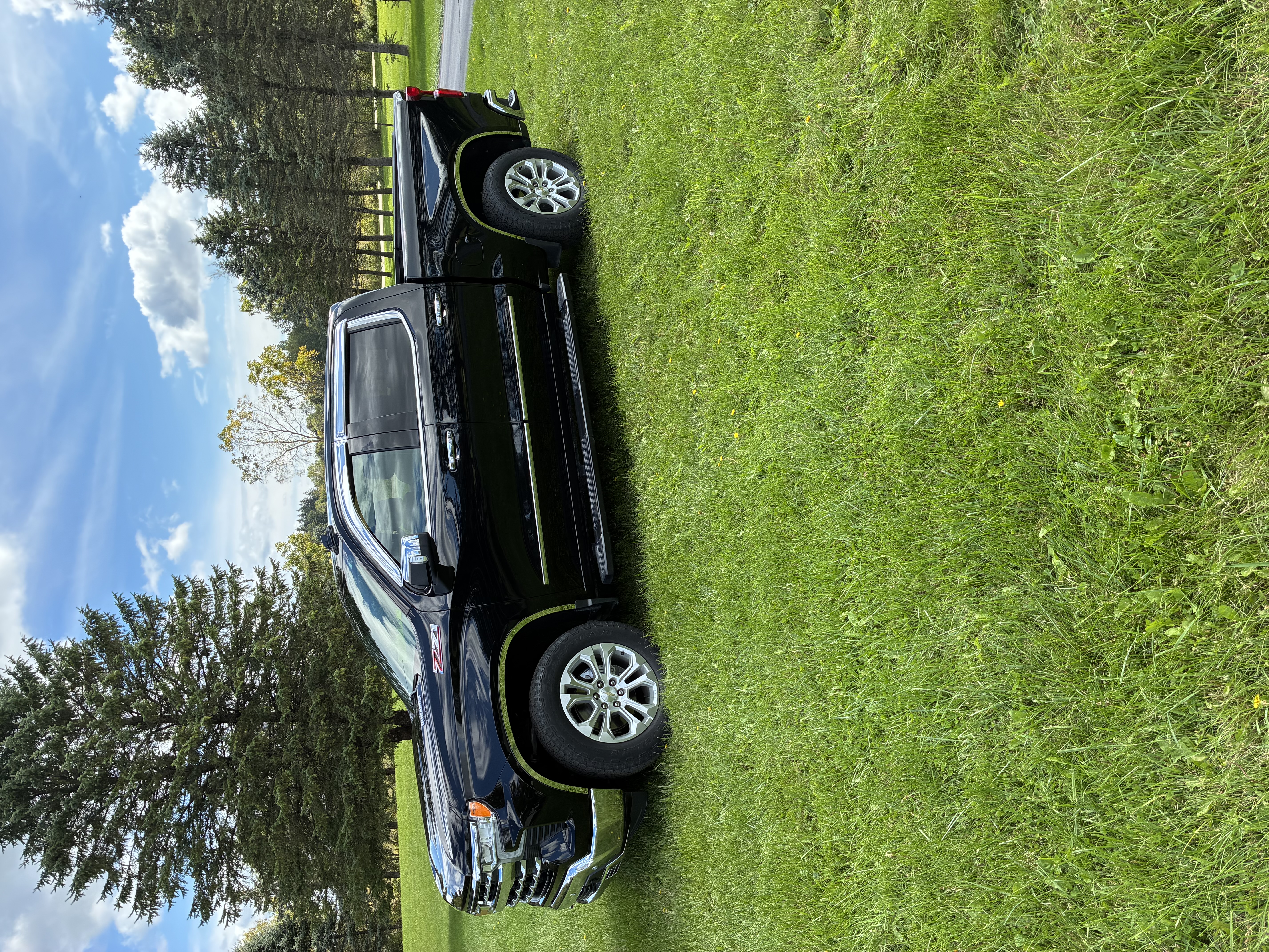 Used 2023 Chevrolet Silverado 1500 LTZ AWD/4WD image 5