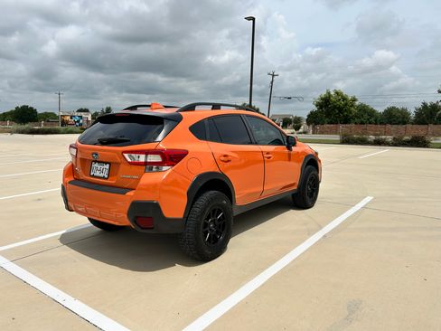 Used 2018 Subaru Crosstrek 2.0i Premium AWD/4WD image 9