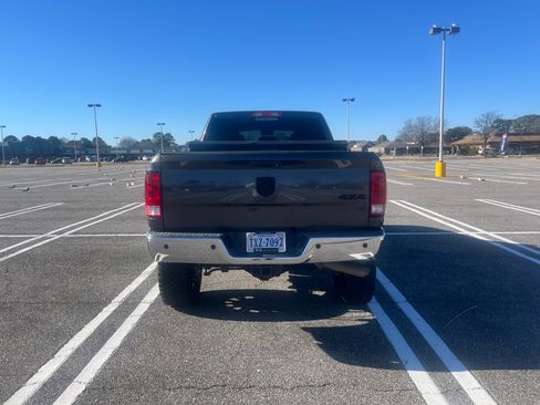 Used 2017 RAM 2500 Tradesman w/ Chrome Appearance Group image 11