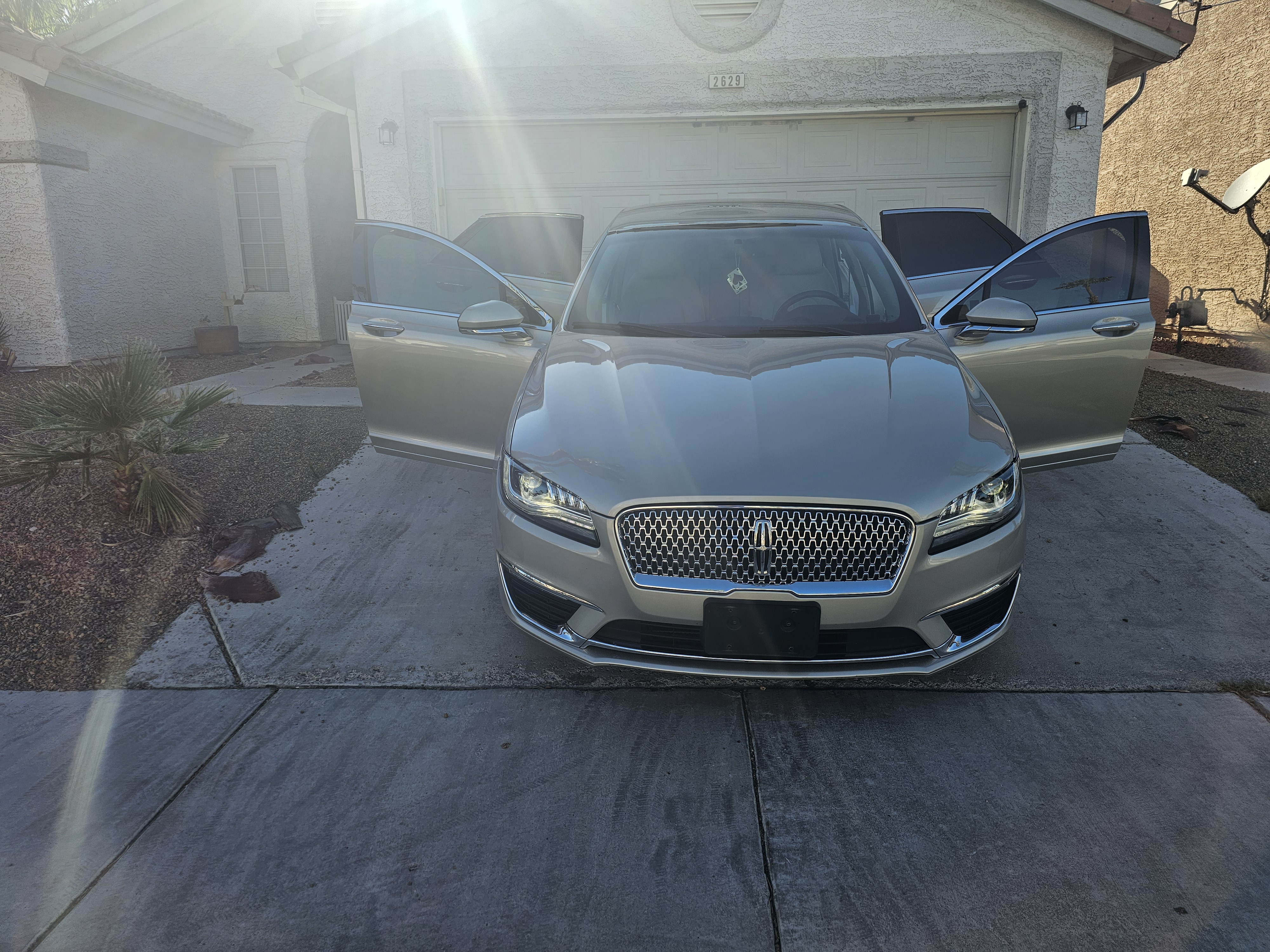 Used 2017 Lincoln MKZ Premiere FWD image 8