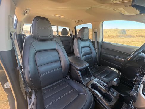 Used 2017 GMC Canyon Denali image 12