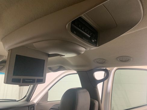 Used 2003 Chevrolet Suburban 2500 LT w/ LT Preferred Equipment Group image 20