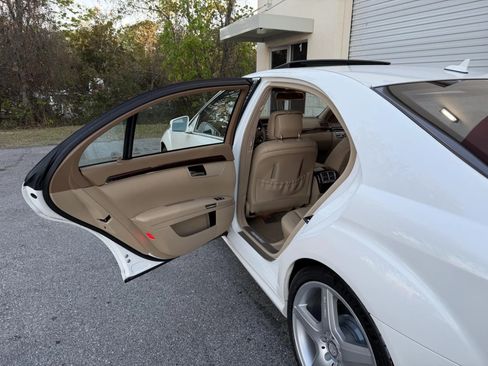 Used 2011 Mercedes-Benz S 550 image 25