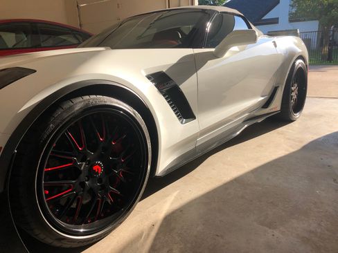 Used 2015 Chevrolet Corvette Z06 w/ 3LZ Preferred Equipment Group RWD image 20