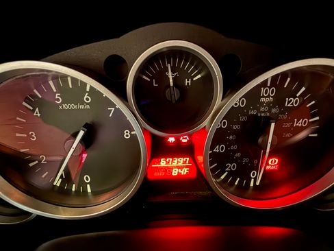 Used 2011 MAZDA MX-5 Miata Touring w/ Suspension Pkg RWD image 17