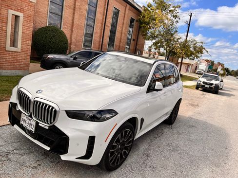 Used 2024 BMW X5 sDrive40i w/ M Sport Package RWD image 4