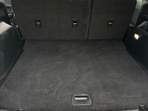 Used 2018 Ford Edge SEL image 15