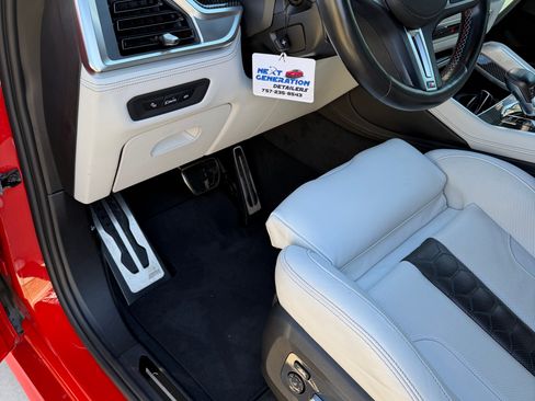 Used 2024 BMW X5 M Competition image 11