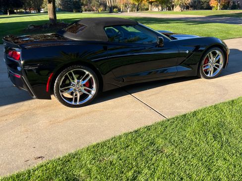 Used 2014 Chevrolet Corvette Stingray Convertible w/ 2LT Preferred Equipment Group image 5