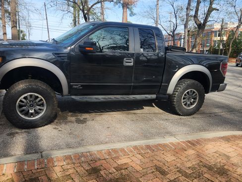 Used 2010 Ford F150 Raptor image 12