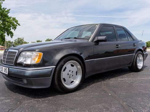 Used 1994 Mercedes-Benz E 500 Sedan image 13