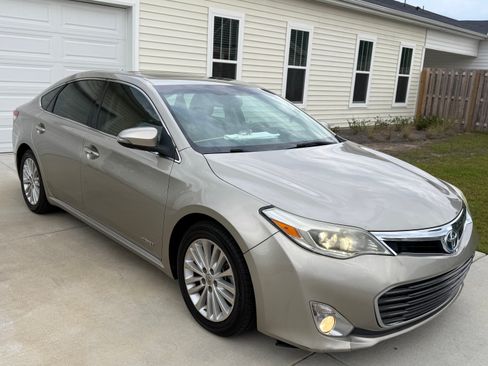 Used 2013 Toyota Avalon Limited FWD image 4