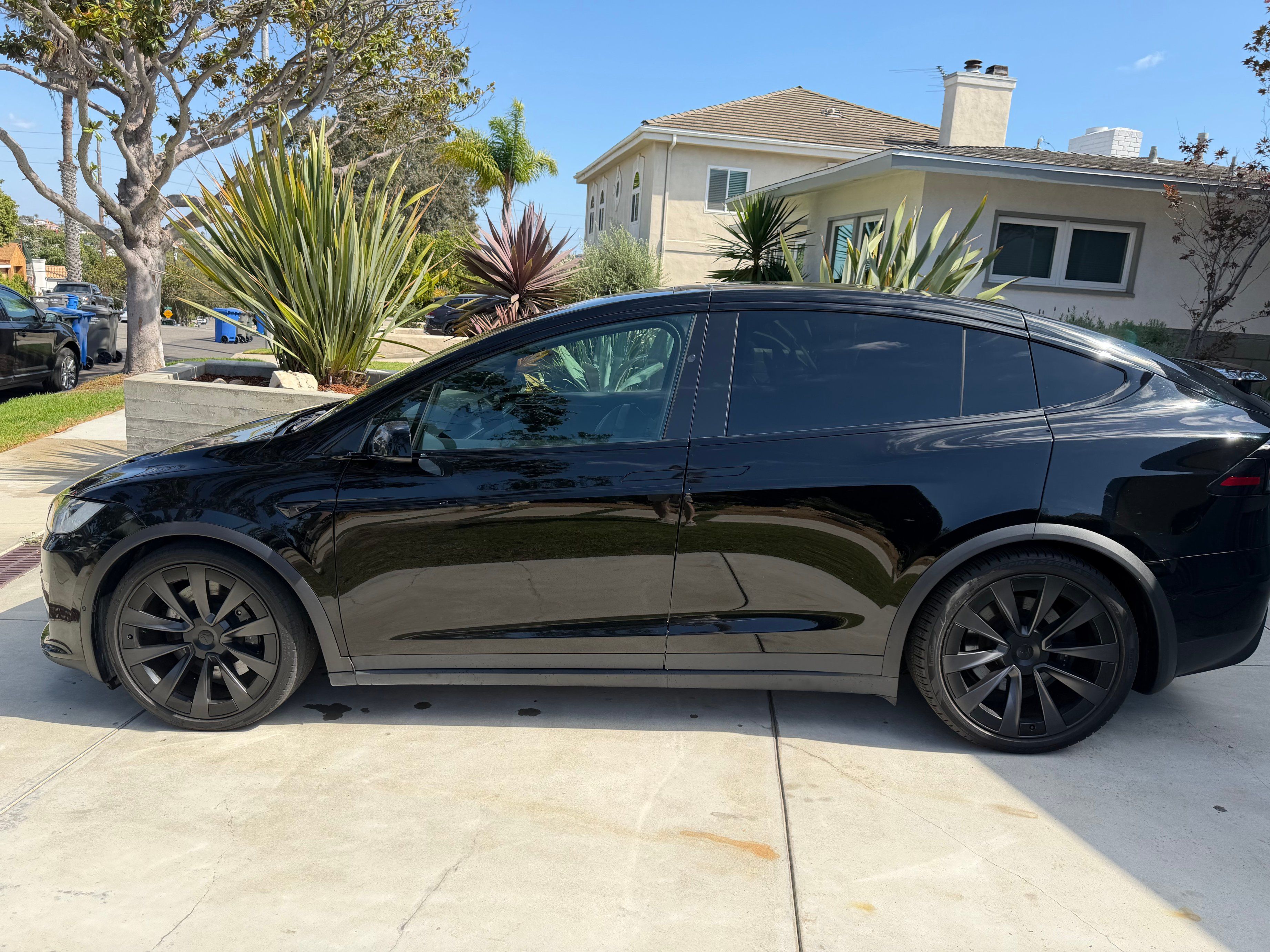 Used 2023 Tesla Model X AWD/4WD image 5