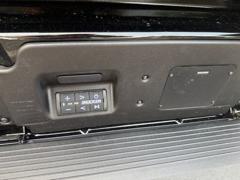 Used 2023 GMC Sierra 1500 AT4X image 10