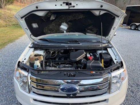 Used 2010 Ford Edge Limited image 27