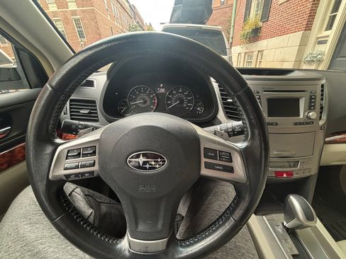 Used 2012 Subaru Outback 2.5i Limited image 6