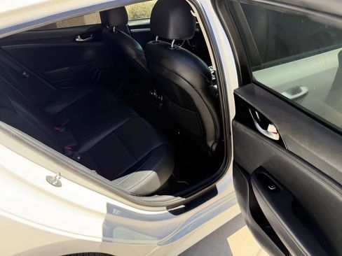 Used 2018 Kia Stinger image 12