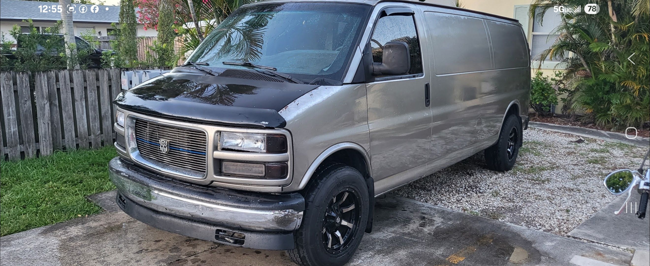 Used 2002 GMC Savana 2500 Extended w/ Marketing Option Pkg 2 RWD image 1