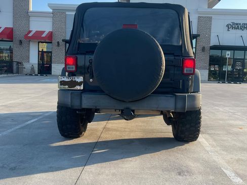 Used 2016 Jeep Wrangler Sport image 14