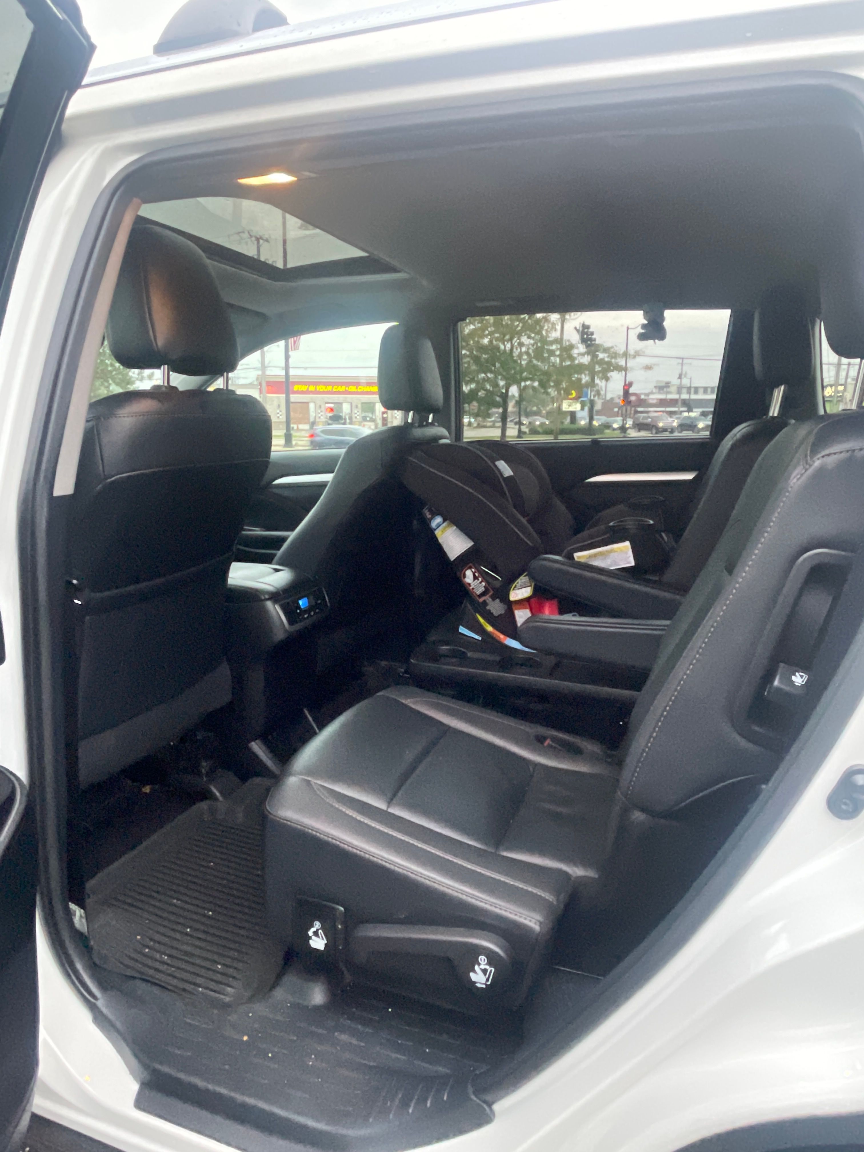 Used 2019 Toyota Highlander XLE AWD/4WD image 13
