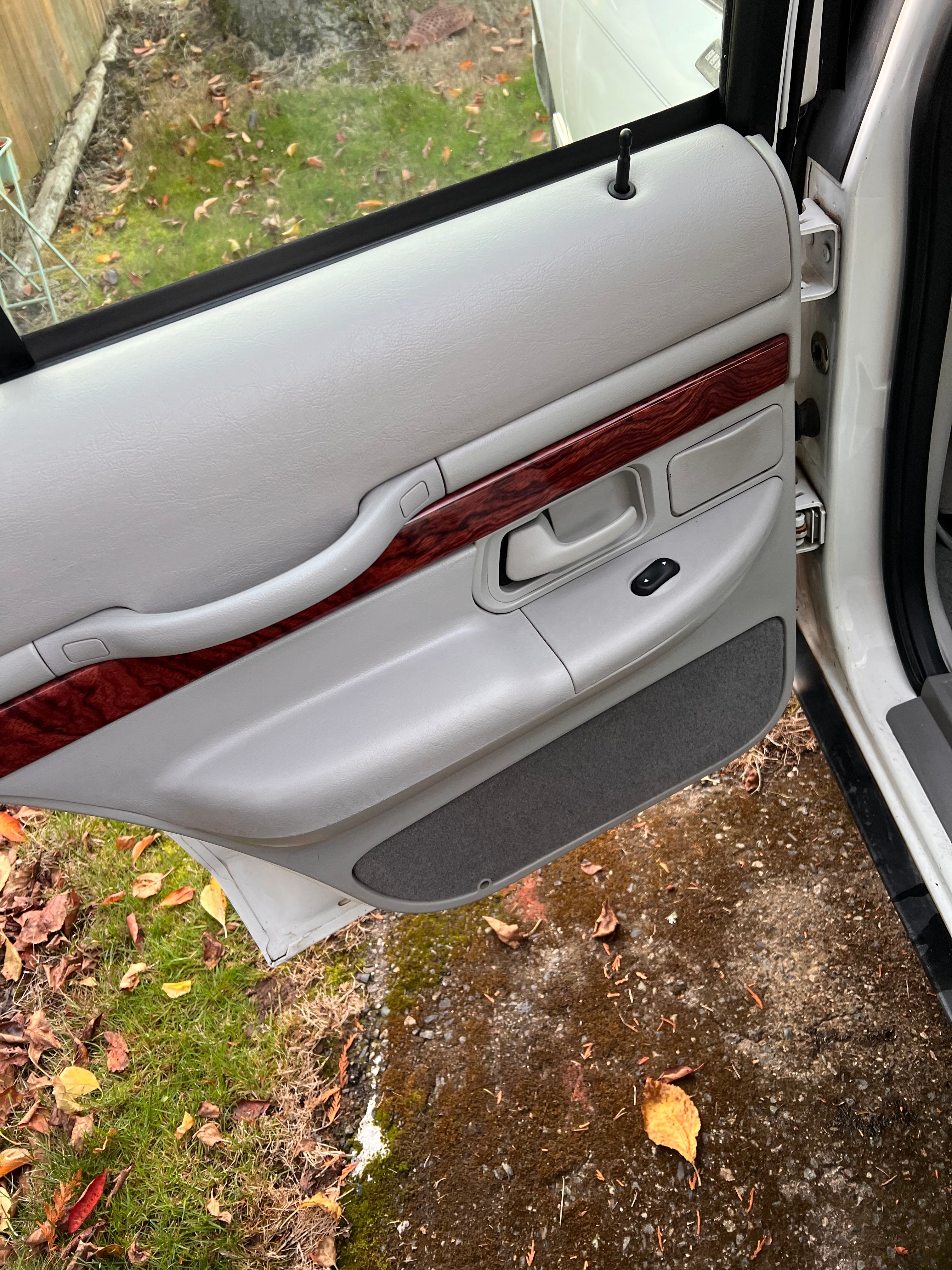 Used 2000 Mercury Grand Marquis LS RWD image 11