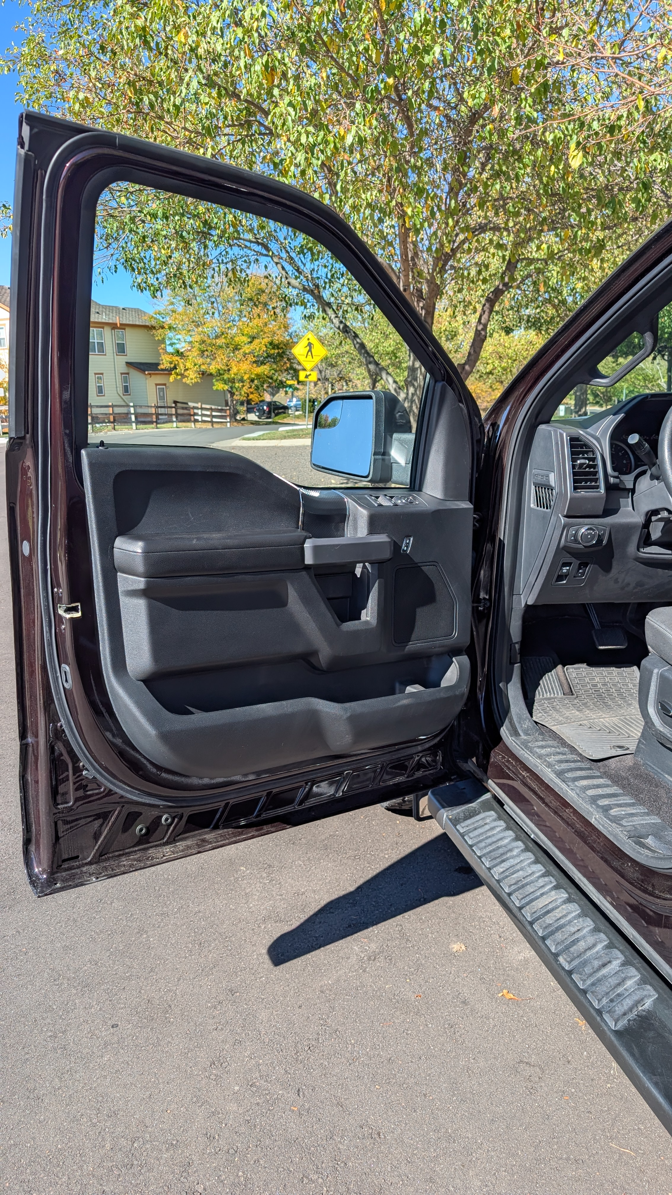 Used 2018 Ford F150 XLT w/ Equipment Group 302A Luxury AWD/4WD image 9