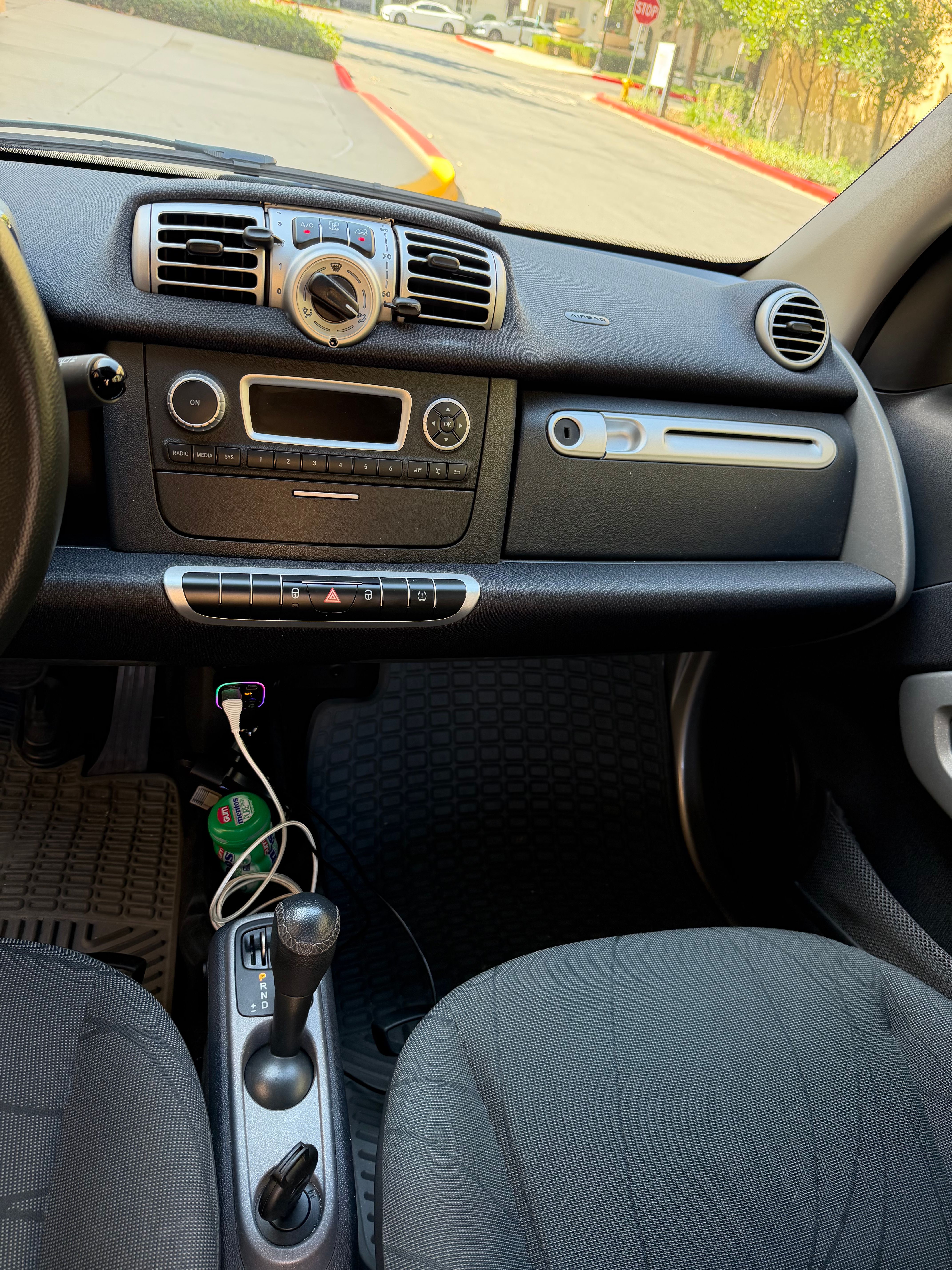 Used 2011 smart fortwo passion RWD image 14