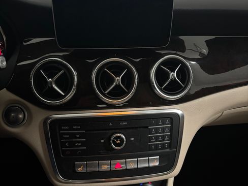 Used 2018 Mercedes-Benz CLA 250 image 11