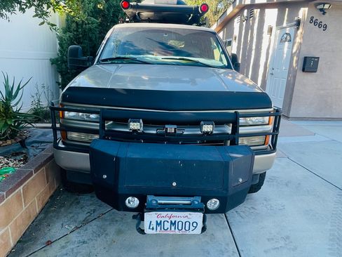 Used 2000 Chevrolet Tahoe Z71 w/ Comfort & Security Pkg image 6